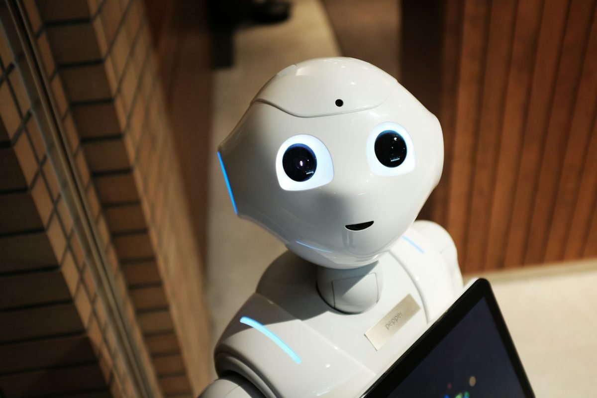 How AI Automation Cuts Operating Costs by Up to 40% for US & UK Businesses